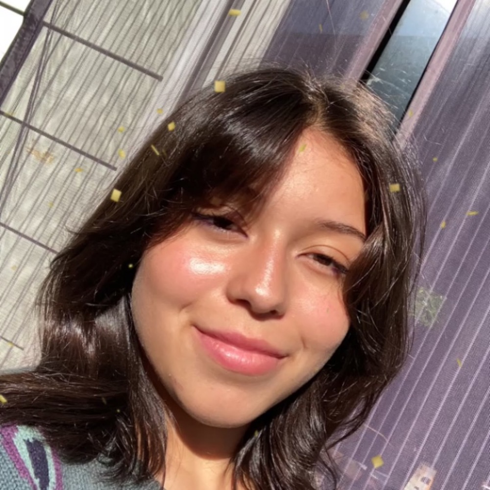 Meet your Posher, Yasmín